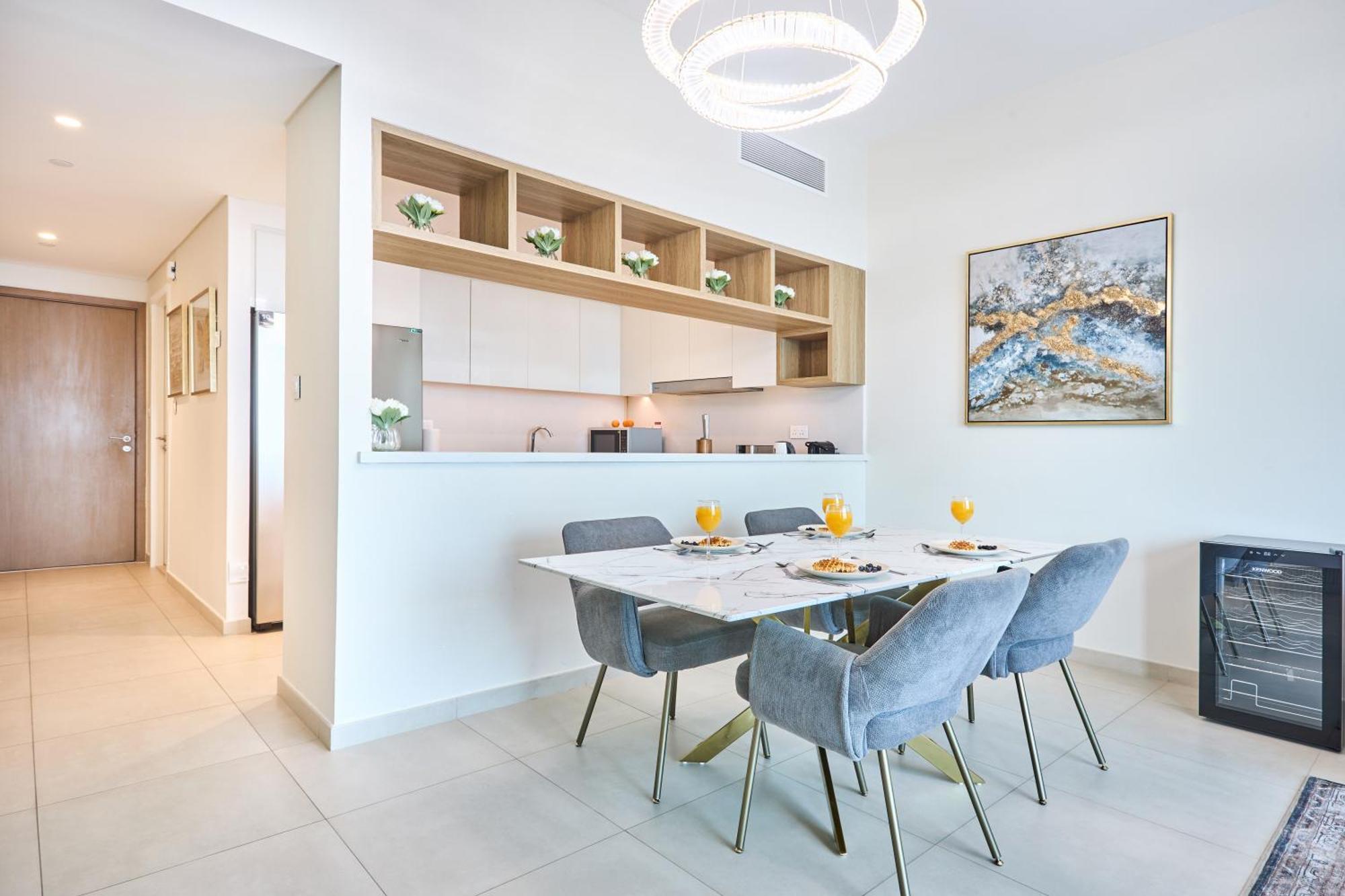 Luxury 4 Bedroom High-floor Apartment, Spectacular Burj Khalifa & Fountain Views, Steps Away From Mall - Downtown By Stayfinity Dubai
