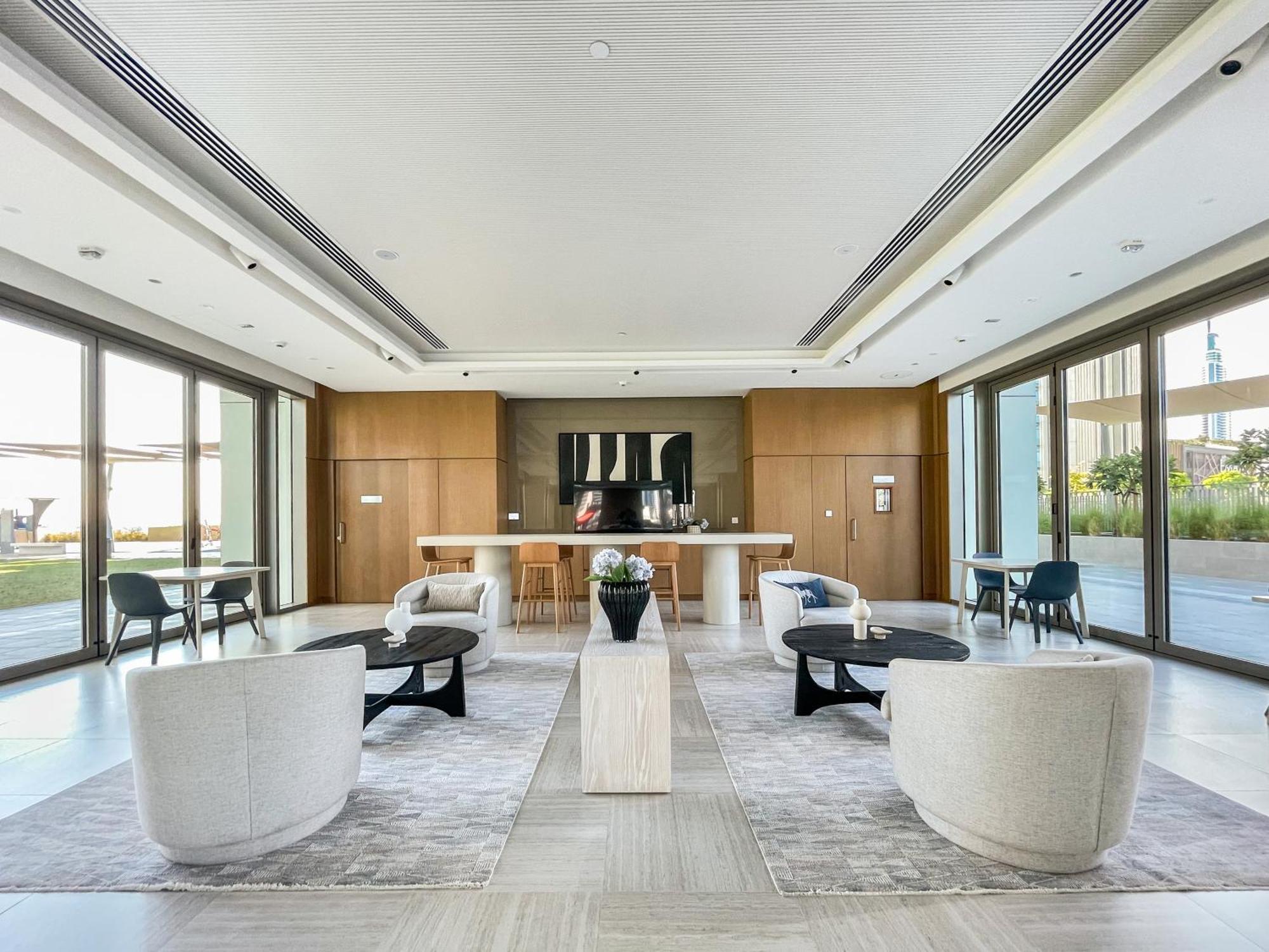 Luxury 4 Bedroom High-floor Apartment, Spectacular Burj Khalifa & Fountain Views, Steps Away From Mall - Downtown By Stayfinity *